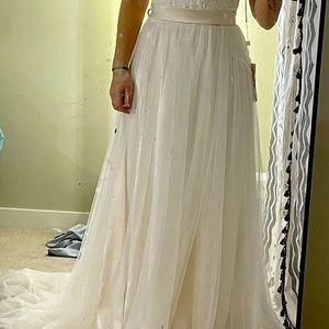Ivory wedding dress